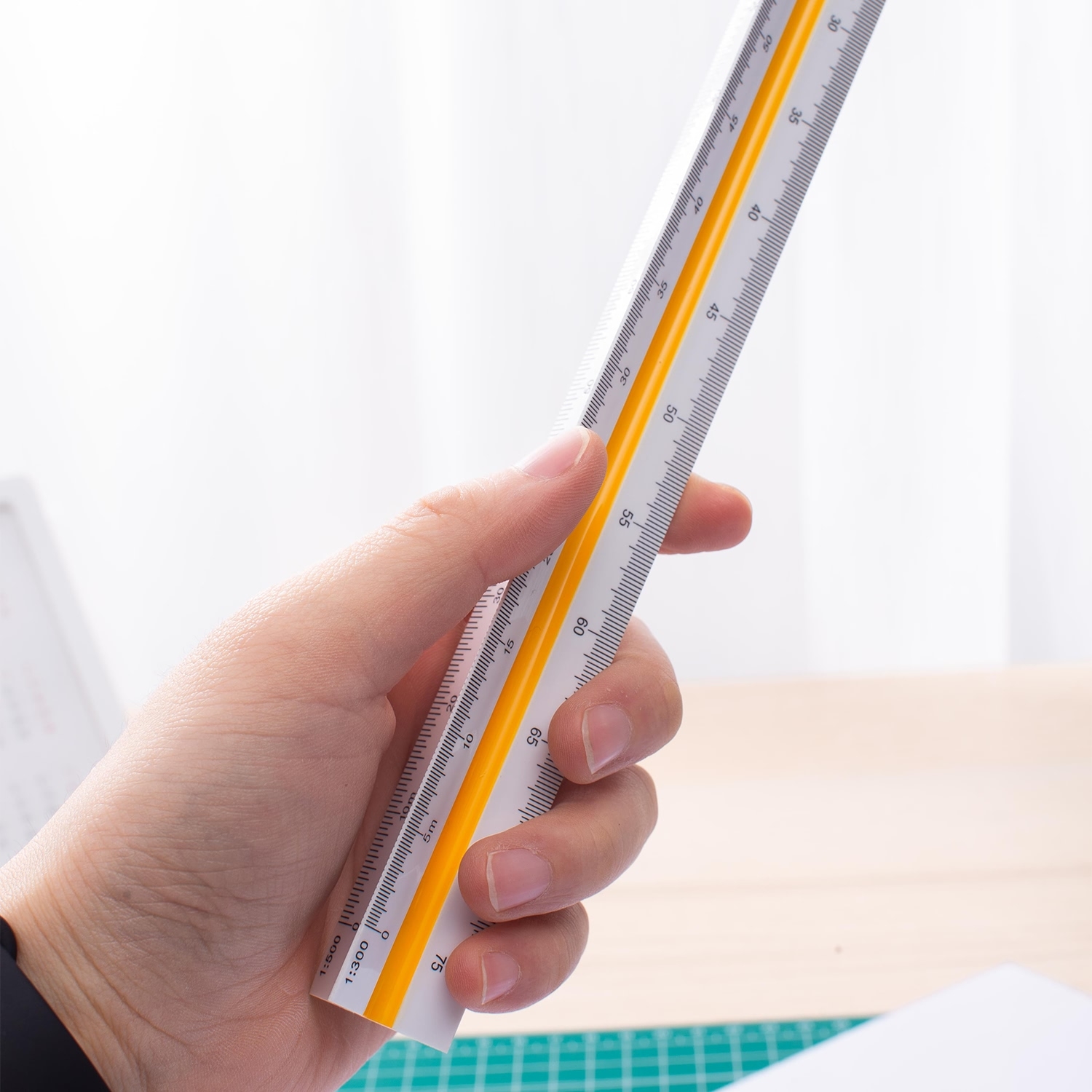 Trisect arris Scale Ruler Deli 30cm · Stationery